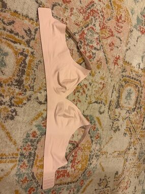 Wireless Seamless Light Pink Comfort Bra by